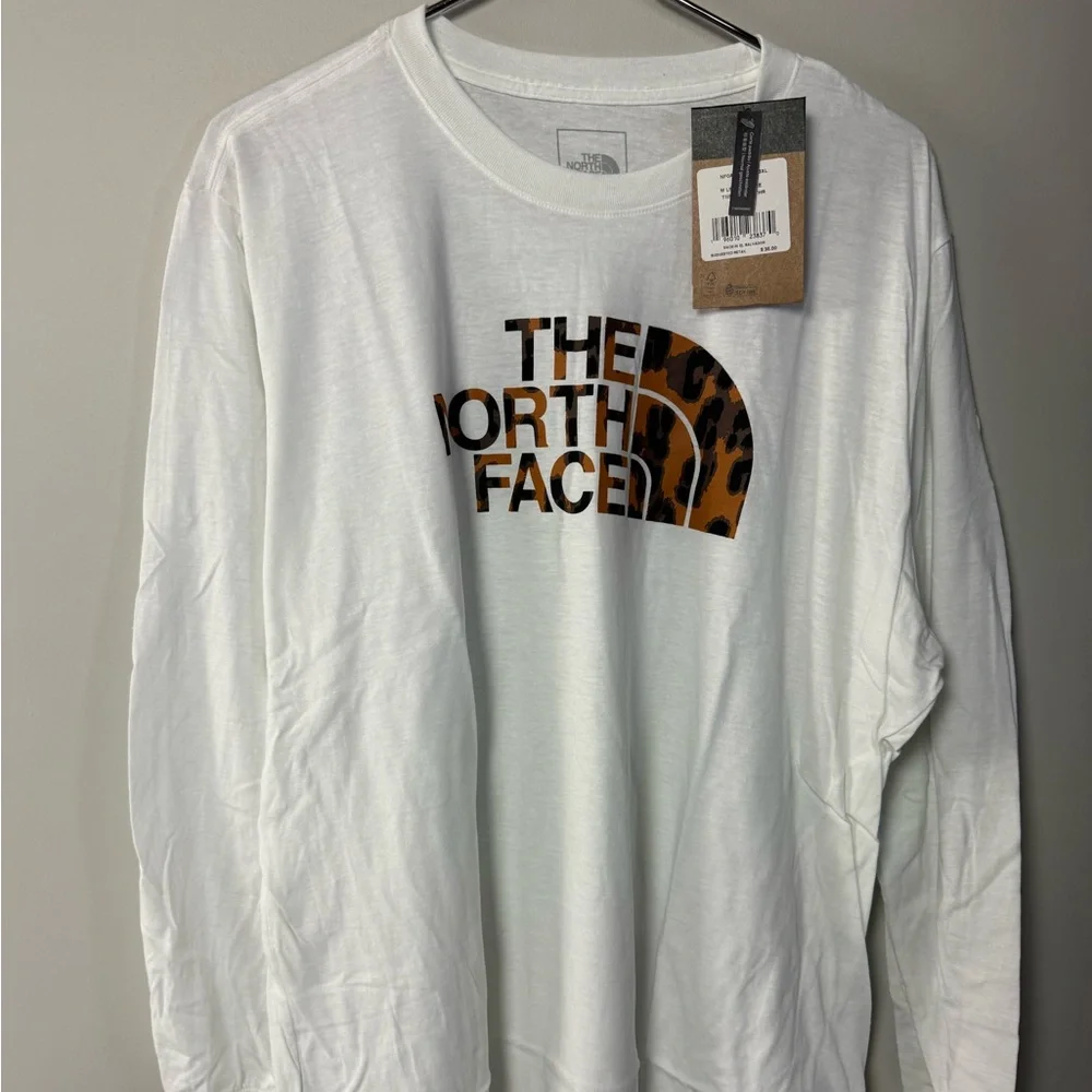 The North Face Leopard Print Logo Graphic Long Sleeve Crew Neck NWT New - Picture 4 of 5
